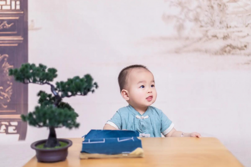 如皋宝宝摔到头第五天吐了 如皋宝宝摔到头第五天吐了