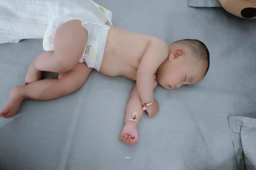 如皋宝宝老打喷嚏怎么办